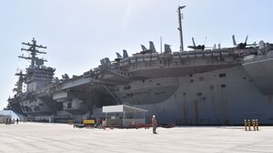 Υπόθεση κατασκοπείας στην Κρήτη: Αναψυχή... με το βλέμμα στη βάση της Σούδας