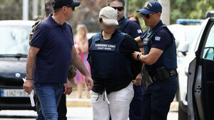 Νεκρό κοριτσάκι στο Π. Φάληρο: Προφυλακίστηκε η 32χρονη για τη δολοφονία της κόρης της