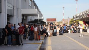 Η χρυσή δεκαετία του ελληνικού τουρισμού – Προτιμούν Ελλάδα αντί Ιταλίας, Ισπανίας