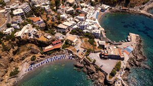 Πεζοπορία στα Νότια Χανιά: Μαγικές παραλίες και γραφικά χωριά!