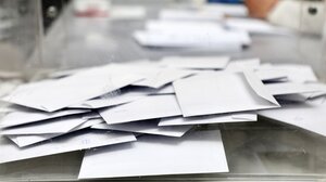 Δημοσκόπηση Opinion Poll: Η ΝΔ διατηρεί καθαρό προβάδισμα - Πόσοι θα ψήφιζαν κόμματα από Τσίπρα και Σαμαρά