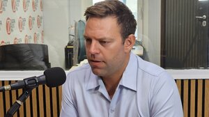 "Πυρά" Κασσελάκη κατά Τσίπρα: Προσβολή στα άλογα να λέμε ότι έρχεται καλπάζοντας