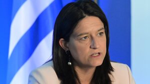 Κεραμέως: «Πέντε όργανα δωρήθηκαν σε πέντε συνανθρώπους μας» γράφει για τη δωρεά οργάνων της μητέρας της