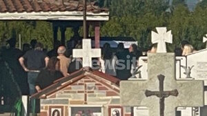 Σκύδρα: Σε βαρύ κλίμα η κηδεία του 72χρονου που δολοφονήθηκε