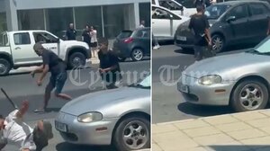 Κύπρος: Άγρια συμπλοκή μεταξύ Ελληνοκυπρίων και Κούρδων στη μέση του δρόμου στη Λεμεσό