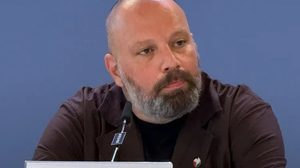 Με καρφίτσα την παλαιστινιακή σημαία στο πέτο ο Λάνθιμος στη Βενετία