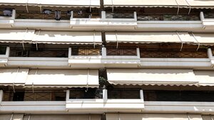 Παλαιό Φάληρο: Εντοπίστηκαν κηλίδες αίματος της 3χρονης στο σπίτι της μητέρας - Ατύχημα ή κακοποίηση;