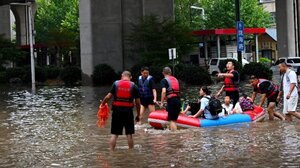 Πλημμύρες στην Κίνα: 10 νεκροί και 33 αγνοούμενοι