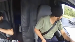 Σοκαριστικό δυστύχημα στη Φλόριντα: Νταλίκα έκανε παράνομη αναστροφή σε αυτοκινητόδρομο και σκόρπισε το θάνατο