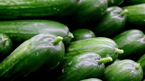 Πώς αποθηκεύουμε τα αγγούρια για να μείνουν τραγανά στο ψυγείο;