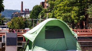 Ο Λευκός Οίκος απειλεί ξανά με φυλάκιση τους άστεγους στην Ουάσιγκτον