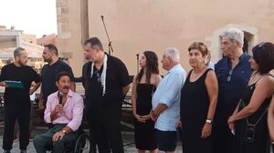 Χανιά: Εκατοντάδες μικροί και μεγάλοι τίμησαν τον Μίκη Θεοδωράκη 