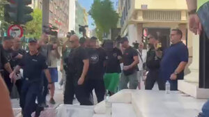 Πάτρα: Στα δικαστήρια ο 19χρονος και ο 27χρονος που κατηγορούνται για εμπρησμό