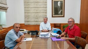 Συνάντηση Αρναουτάκη με εκπροσώπους των πολιτικών συνταξιούχων 