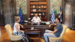 Συνάντηση του Νικήτα Κακλαμάνη με αντιπροσωπεία των “Γιατρών Χωρίς Σύνορα”