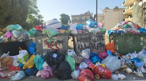 Μεσαμπελιές: Τα παιδιά μας παίζουν δίπλα στα σκουπίδια