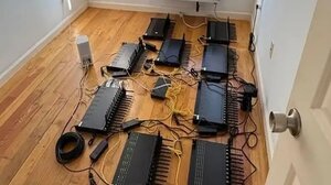 Οι Μυστικές Υπηρεσίες των ΗΠΑ εντόπισαν παράνομο δίκτυο με πάνω από 100.000 SIM και 300 σέρβερς