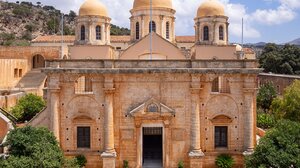 Μαφία Χανίων: «Κλαυθμός και οδυρμός» για την δέσμευση της περιουσίας του Επισκόπου