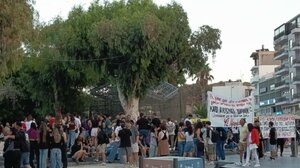 Kρήτη: Πλήθος κόσμου στις συγκεντρώσεις αλληλεγγύης στον Πάνο Ρούτσι