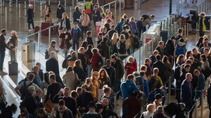 Η κυβερνοεπίθεση δεν επηρέασε την ασφάλεια των αερομεταφορών, λέει η γερμανική υπηρεσία ασφαλείας - Περιορισμένα προβλήματα στο Βερολίνο