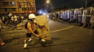 Περού: Βίαιες συγκρούσεις αστυνομικών και διαδηλωτών