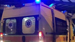 Αυτοκίνητο εξετράπη της πορείας του και προσέκρουσε σε 6 οχήματα - Στο νοσοκομείο 3 νεαρά άτομα