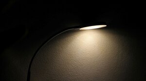 "Οι γειτονιές μας είναι στο... σκοτάδι, κυκλοφορούμε με φακούς"