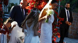 Παραμυθένιος ο γάμος του Παύλου Βαρδινογιάννη και της Κατερίνας Μπιρμπίλη - Δείτε βίντεο