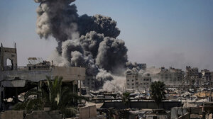 Χιλιάδες κάτοικοι της Γάζας την εγκαταλείπουν λόγω των ισραηλινών βομβαρδισμών