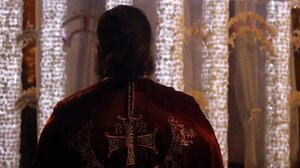 Αναστάτωση σε κοιμητήριο της Αθήνας: Μεθυσμένος ιερέας παραλίγο να πέσει μέσα σε τάφο