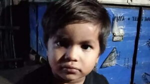 Ινδία: Άνδρας «μπούκαρε» σε σπίτι και αποκεφάλισε με φτυάρι ένα 5χρονο μπροστά στην μητέρα του