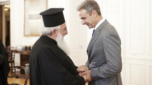 Εκκλησία Κρήτης-Μαξίμου: πικρός …καφές χωρίς λουκουμάκι η συνάντηση, με ωραία όμως φωτογραφικά ενσταντανέ