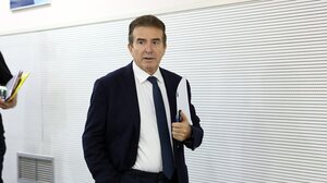 Μήνυση Χρυσοχοΐδη στον "κοντό" μαστροπό που απειλούσε τα θύματά του με το όνομα του υπ. Προστασίας του Πολίτη