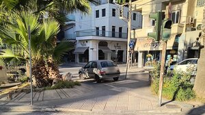 Ένας πολύ "βολικός" χώρος στάθμευσης στο κέντρο της πόλης