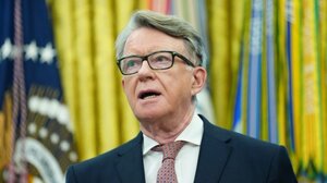 Ο Πίτερ Μάντελσον, πρεσβευτής στις ΗΠΑ, παύθηκε με εντολή Κιρ Στάρμερ