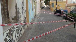 Κατέρρευσε μπαλκόνι σπιτιού στο κέντρο του Ηρακλείου - Και δεύτερο συμβάν σήμανε συναγερμό 