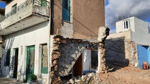 Σεισμός στον Σαμπά: Από 200 κατοίκους απέμειναν λιγότεροι από 20!