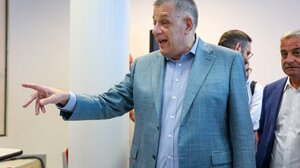 Η επίσκεψη Ταχιάου στην Κρήτη, το Καστέλλι και η πρόσκληση στους Δημάρχους