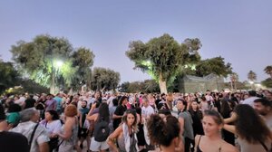 Ηράκλειο: Πλήθος κόσμου στη συγκέντρωση για τα Τέμπη