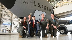 Πέθανε ο Τζον Λακαντού, ο τελευταίος επιζών αεροπόρος του «αιματοβαμμένου» 100ού Σμήνους των ΗΠΑ