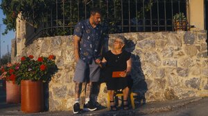 Τηλεοπτική πρεμιέρα για τον Άκη Πετρετζίκη στο Ηράκλειο: Πού πήγε - ποιους συνάντησε - τί δοκίμασε!