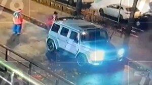 Άγνωστοι προσπάθησαν αν απαγάγουν τον Αντρέι Μοστοβόι στην Αγία Πετρούπολη - Δείτε βίντεο