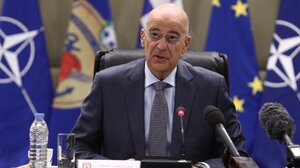 Ο Νίκος Δένδιας παρακολούθησε βολή νέου τύπου τορπίλης από το υποβρύχιο «Πιπίνος»