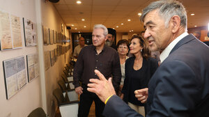 Στα εγκαίνια της έκθεσης φωτογραφίας στη μνήμη του Γρηγόρη Λαμπράκη ο Δήμαρχος Ηρακλείου