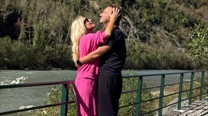 Η Ελένη Μενεγάκη γιόρτασε τα 56α γενέθλιά της στα Τζουμέρκα