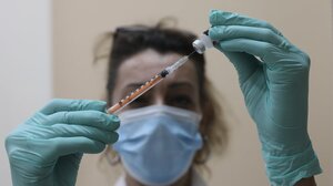 Εμβόλιο κορωνοϊού: Θετική η αντίδρασή του κατά του καρκίνου