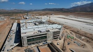 Εντυπωσιακές εικόνες από το εργοτάξιο του νέου αεροδρομίου στο Καστέλλι (βίντεο & φωτογραφίες)