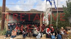 Μωρά και νήπια μεταξύ των παράτυπων μεταναστών νότια της Κρήτης 