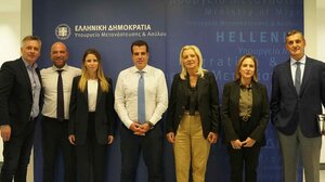 Με τον Θάνο Πλεύρη η Μαρία Κοζυράκη για το μεταναστευτικό 