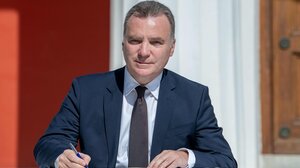 Λογοθέτης: «Σας κοιτάζω στα μάτια, έχοντας την πεποίθηση ότι δεν πρόδωσα την εμπιστοσύνη σας»